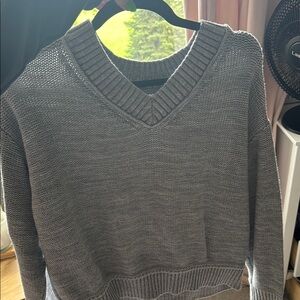 American Eagle Outfitters Gray V-Neck Sweater Classic Knit